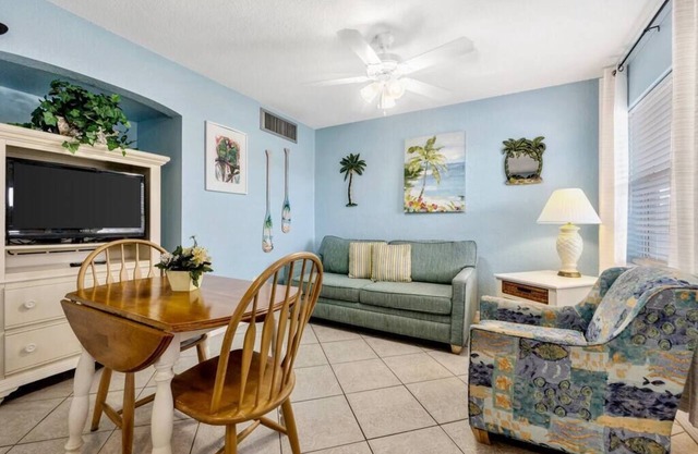 Blue Wave Suites: Make Waves in Clearwater Beach