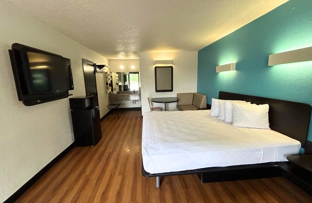 Blue Way Inn & Suites By Jasper Beeville