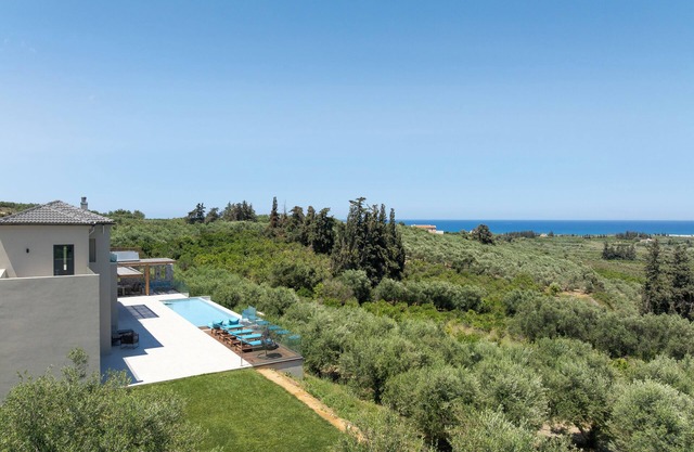 Blue Zone Villa, a SeaView Sanctuary with Pool
