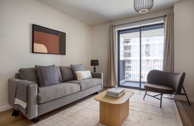 Blueground | Lumiar, rooftop pool, fully furnished