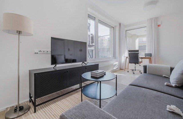 Blueground | Prague 7, furnished, close to offices (PRG-22)