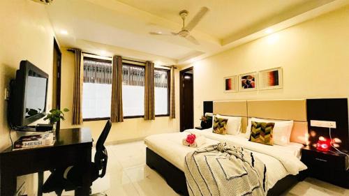 BluO Studio DLF CyberCity - Kitchen, Balcony, Lift