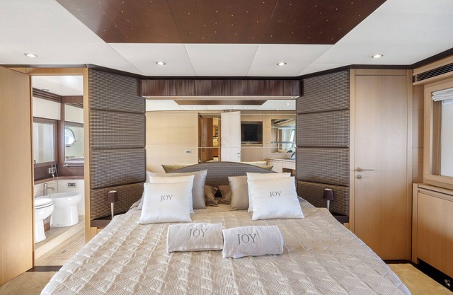Boat 'Yacht Joy 4 Cabin' with Private Terrace, Wi-Fi and Air Conditioning