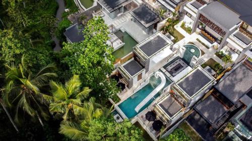 Bodacious 6 BR Jungle View Private Villa CYN
