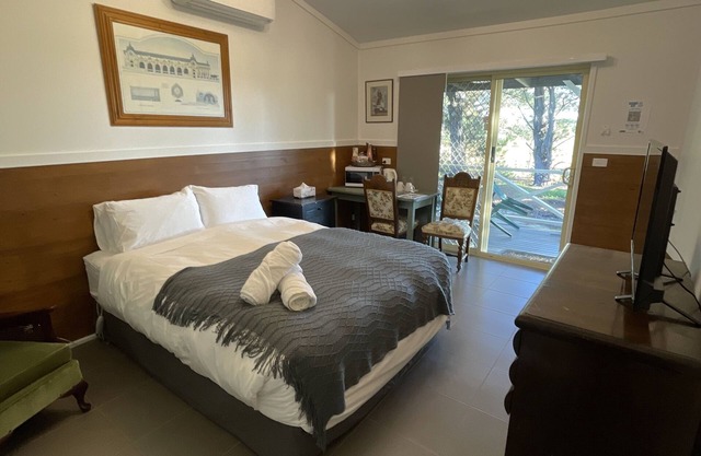 Bodkin Suite #3 Looks to Mt Macedon.