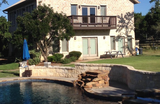 Boerne Hill Country 3000 Sq Ft Guest House with Pool on 5 Enclosed Acres, Sleeps 12