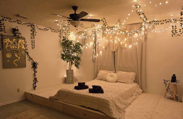 Boho home Near Lackland + SeaWorld + Kids Room