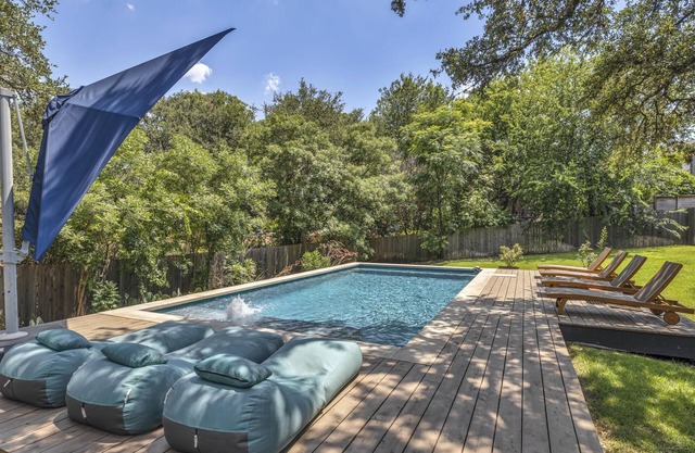 Boho in SoCo - Luxury Pool Villa min from downtown!