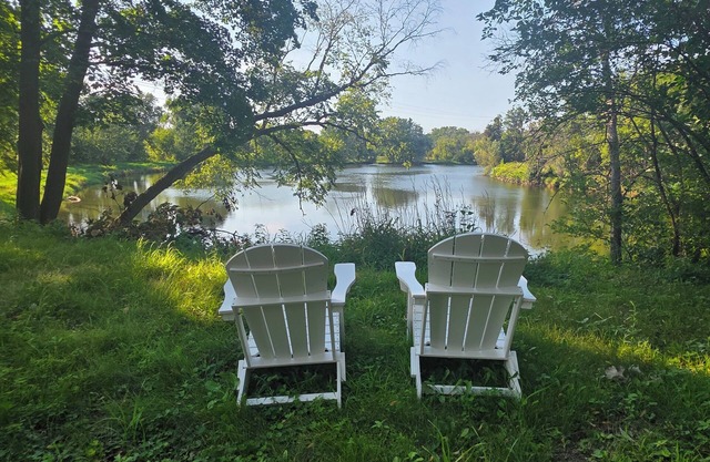 Bone's Backwater Retreat - "Where Rest and Relax are on Repeat!" 1 bd Cabin