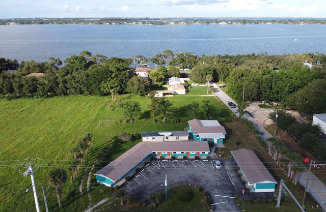 Bonsai - A Modern Motor Court