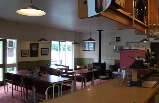 BOOK A PUB !SLEEPS UP TO 26/WARM/HEAPS OF SPACE/SELF CONTAINED/FAMILY/GROUPS
