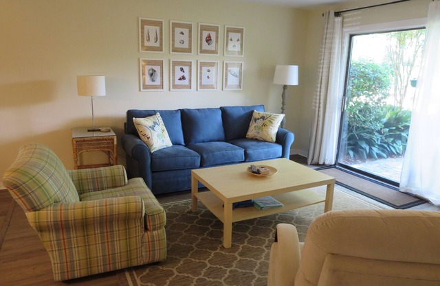 Book now for 2025 dates! Short walk to new park/playground & Beach, near Coligny
