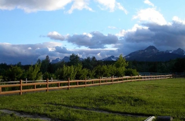Book Today! Spectacular Mountain Views!