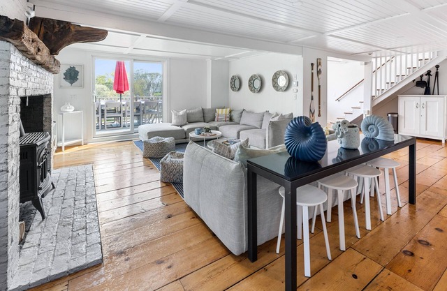 Booking for 2025 now! WATERVIEWS! 4min drive to Hardings Beach!