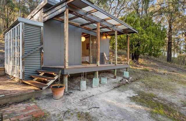 Boundary Studio - a peaceful bushland hideaway
