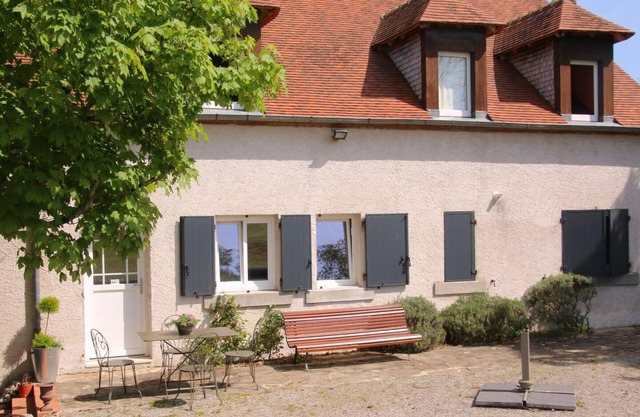 Bourbonnais Longère Cottage - Modern Comfort and Rustic Charm