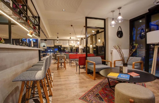 Boutique 125 Hamburg Airport by INA