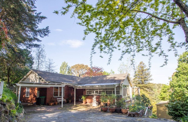 Boutique cottage escape in the Adelaide Hills.