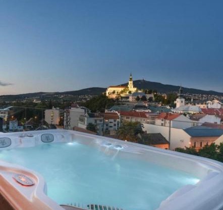 BOUTIQUE HOTEL11 with rooftop SPA