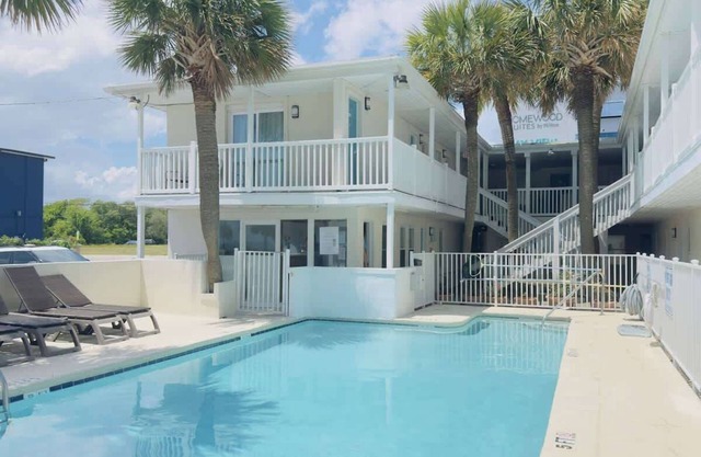 Boutique on the beach, Studio #106 + Pool
