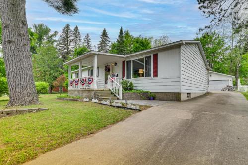 Boyne City Retreat Near Beaches and Mtn Resort!