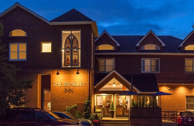 Bradley Boulder Inn
