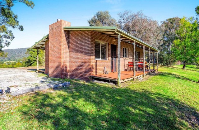 Braeside Cabin Two Alphitonia