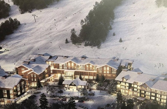 Brand New 2-Story Loft Residence Above Cranmore Mountain Lodge