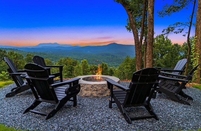 Brand new 5-Bedroom modern mountaintop home in Hendersonville, NC area