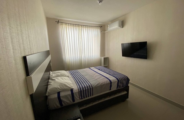 Brand new apartment, 2Hb,A/C, swimming pool, gymnasium