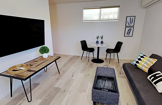 Brand NEW fully furnished Guesthouse Near Beaches!