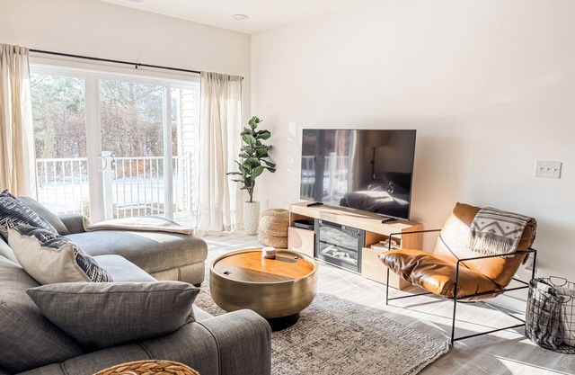 Brand New, Modern 2 bed/2 bath Condo in Lewes!