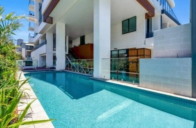 Brand new Stylish Broadbeach 2BR 2B ocean views