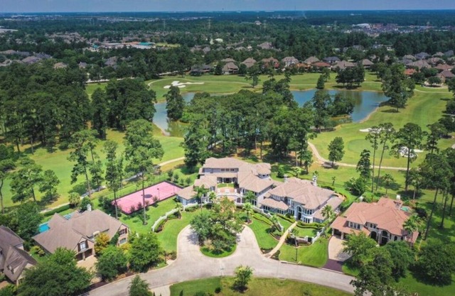 Breathtaking North Houston Resort Style Estate Perfect for Getaways