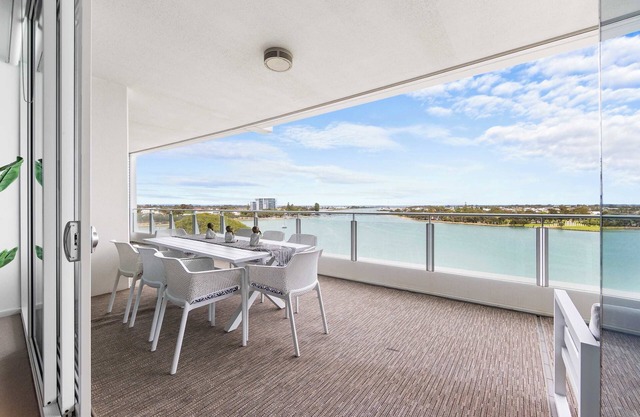 Breathtaking Waterfront Apartment in Mandurah