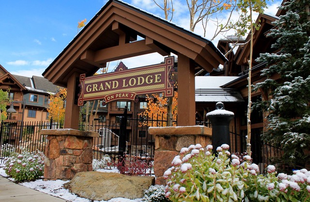 Breckenridge Grand Lodge @ Peak 7 - Ski In/Out