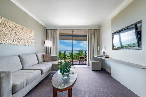 Breezy Harbourfront Resort with Seaviews & Pool