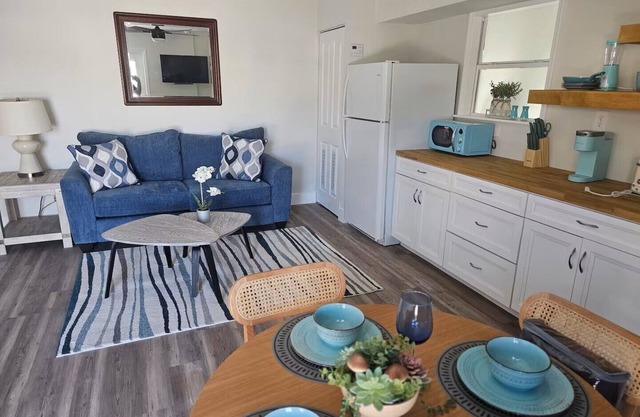 Breezy Loft at Palmetto, FL.