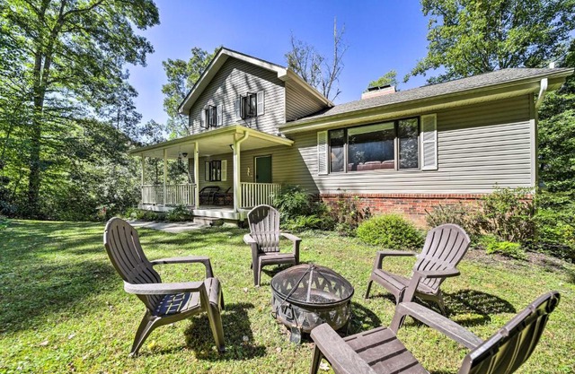 Brevard Retreat about 3 Mi to Downtown!