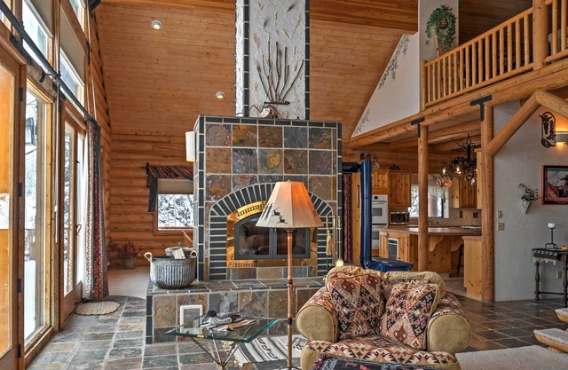 Brian Head Cabin Minutes From Slopes w/Game Room!