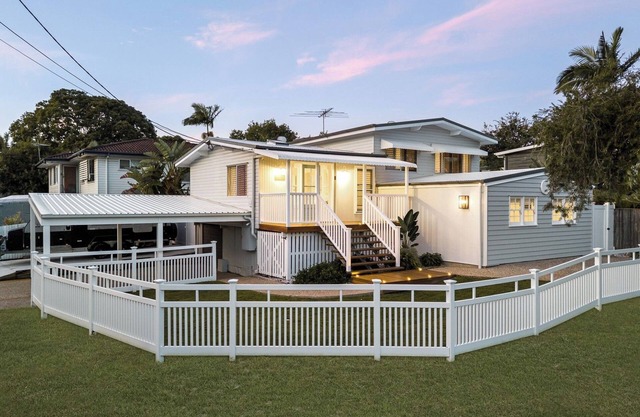 Bridgeport pet-friendly Pool Getaway