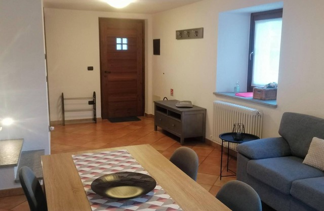 Bright and spacious accommodation just minutes from the city