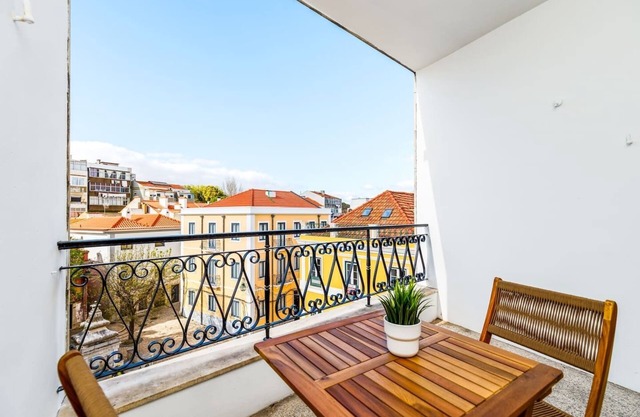 Bright and Spacious Two Bedroom Apt in Almada