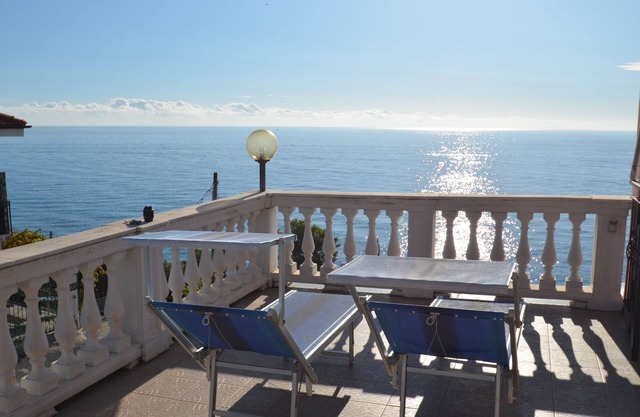 Bright apartment with wonderful terrace and fantastic sea view