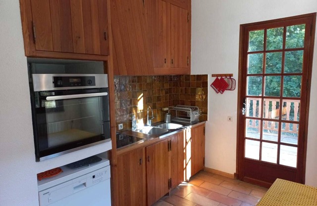 Bright, charming apartment with large terrace in a family chalet at the foot of the slopes