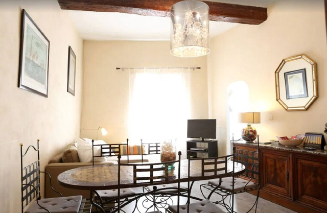 Bright, comfortable apartment in old house