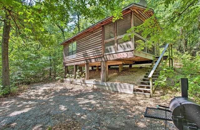 Bright Davis Escape w/Screened-In Porch!