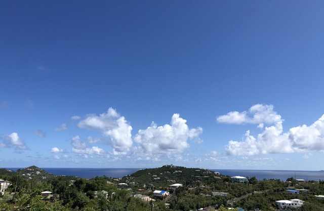 Bright Ocean View Studio - AC, Wi-Fi, generator 5 Mins to Cruz Bay
