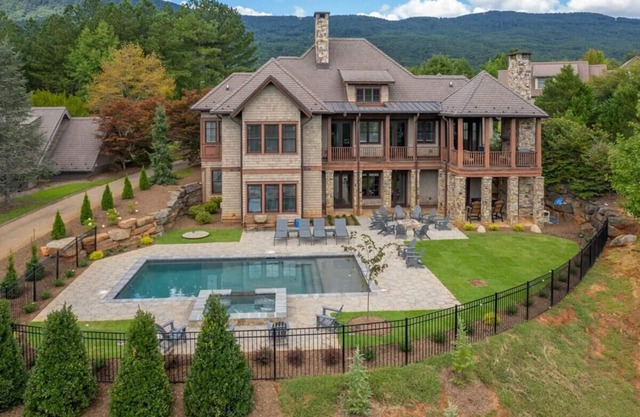 Bright's Creek Manor: 5BR Home-Private Pool