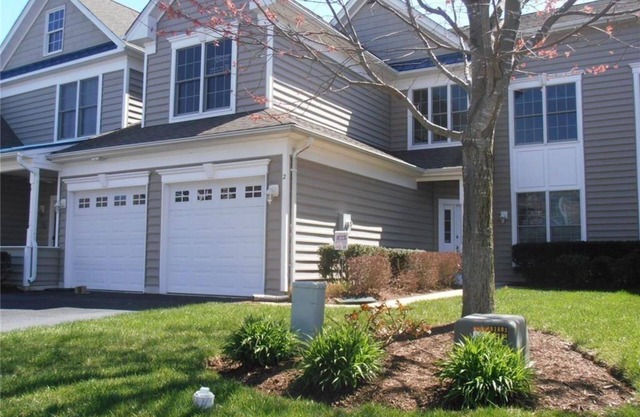 Bright & spacious, perfect for your family vacation! Indoor & Outdoor pools.